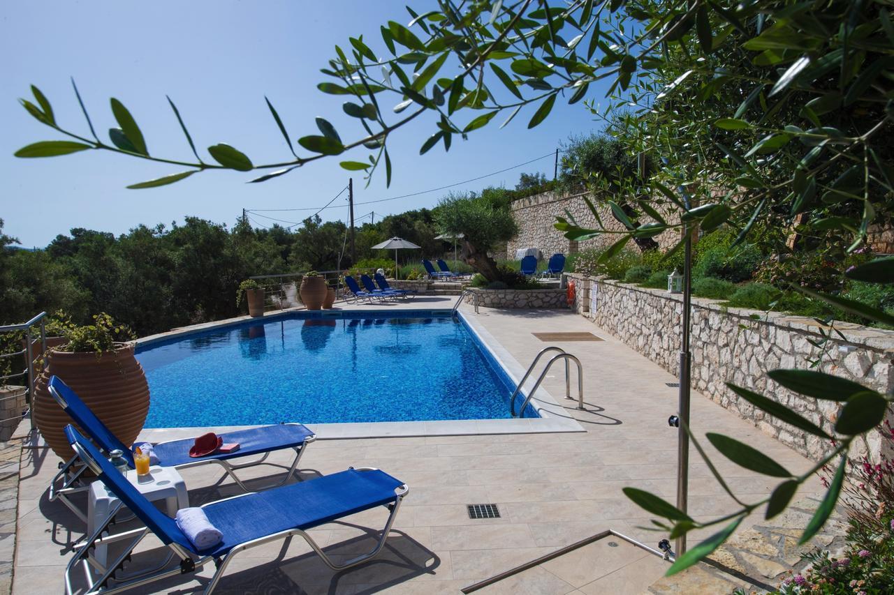 Villas Amantea- Four Villas With Big Pool And Infinity Pool Sývota Eksteriør bilde