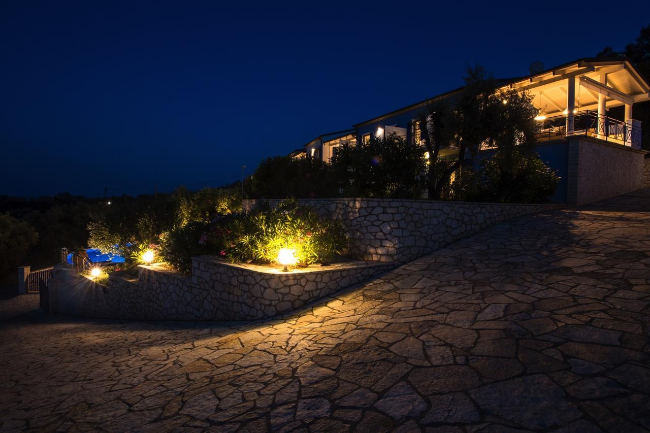 Villas Amantea- Four Villas With Big Pool And Infinity Pool Sývota Eksteriør bilde